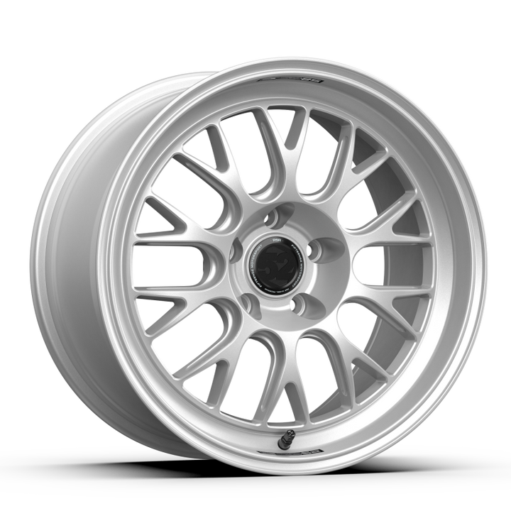 fifteen52 Holeshot RSR 19x9.5 5x120 22mm ET 72.56mm Center Bore Radiant Silver